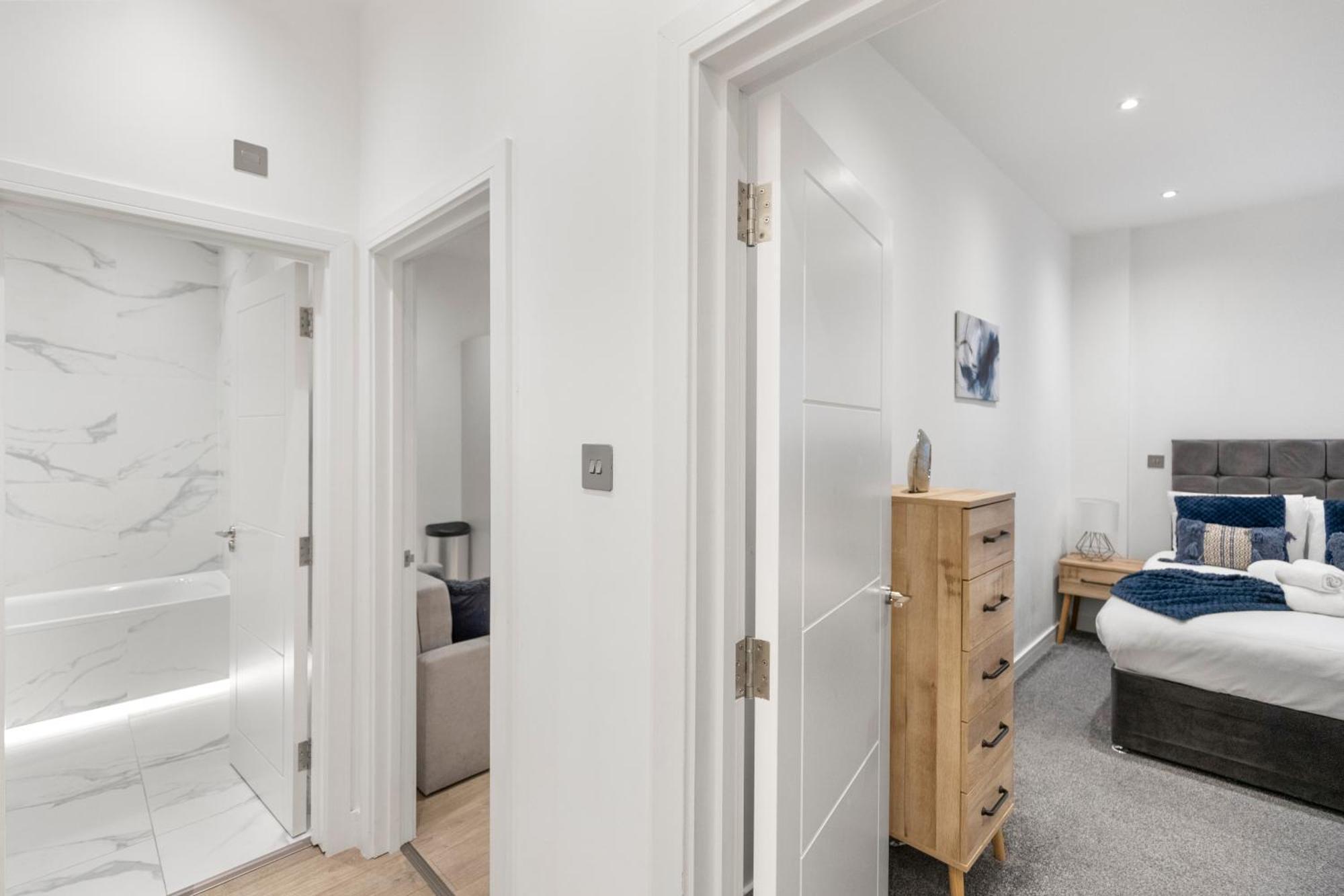 Welcoming And Spacious Apartment- Excellent Location لندن المظهر الخارجي الصورة
