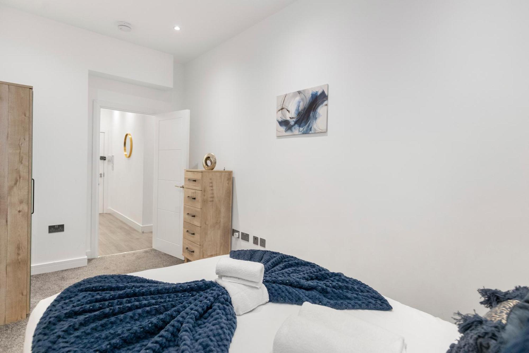 Welcoming And Spacious Apartment- Excellent Location لندن المظهر الخارجي الصورة