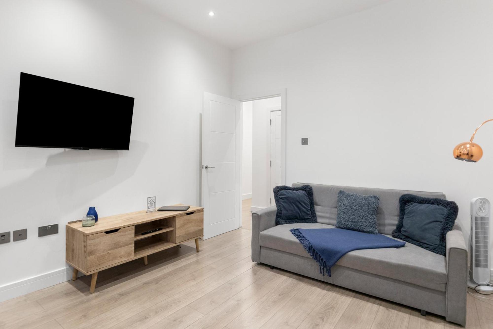 Welcoming And Spacious Apartment- Excellent Location لندن المظهر الخارجي الصورة