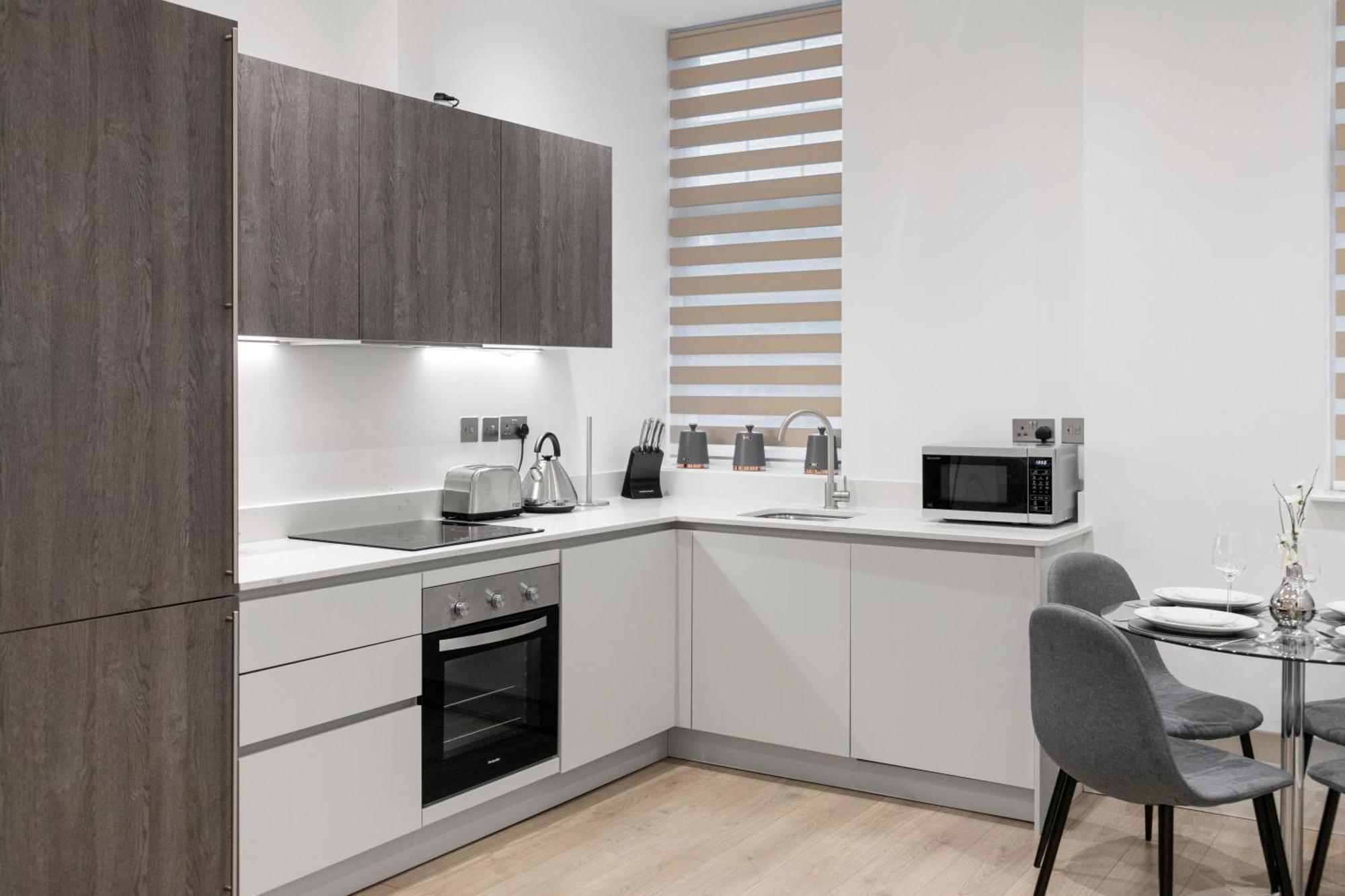 Welcoming And Spacious Apartment- Excellent Location لندن المظهر الخارجي الصورة